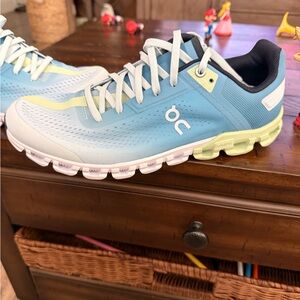 On Women's Blue and Yellow Sneakers